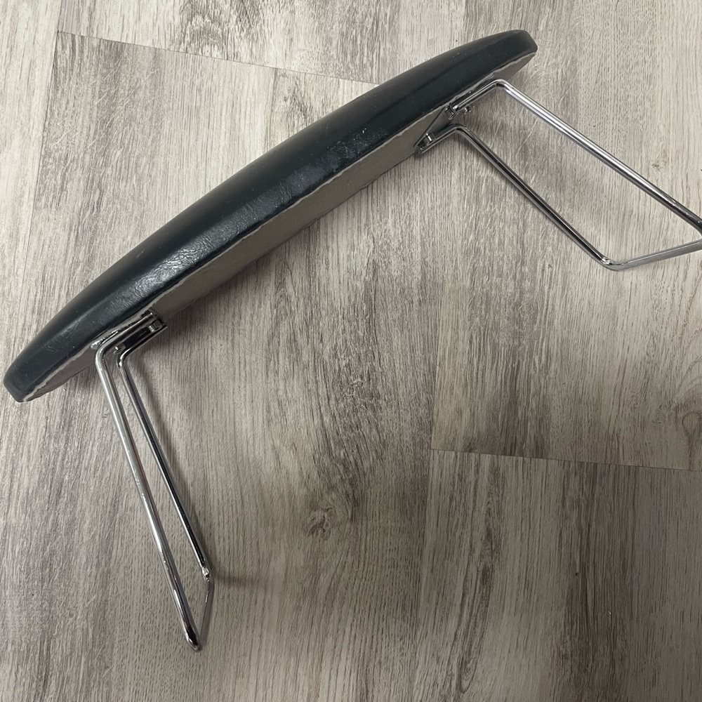 Nail Arm Rest - Picture 2 of 3